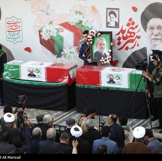 بدرقه تا بهشت؛ وداع باشکوه مردم قم با شهید لاریجانی+تصاویر