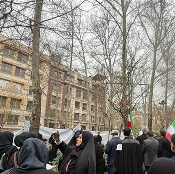 تجمع اعتراضی حقوقدانان ایرانی مقابل دفتر سازمان ملل در تهران