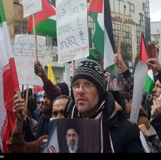 تجمع مهاجرین ملل اسلامی در محکومیت شهادت رهبر انقلاب در مشهد