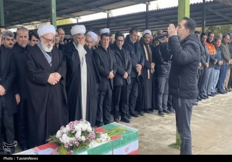 تشییع پیکر مطهر شهیده 12 ساله «نازنین زینب ملائی» در میاندوآب+تصاویر تشییع پیکر مطهر شهیده 12 ساله «نازنین زینب ملائی» در میاندوآب+تصاویر