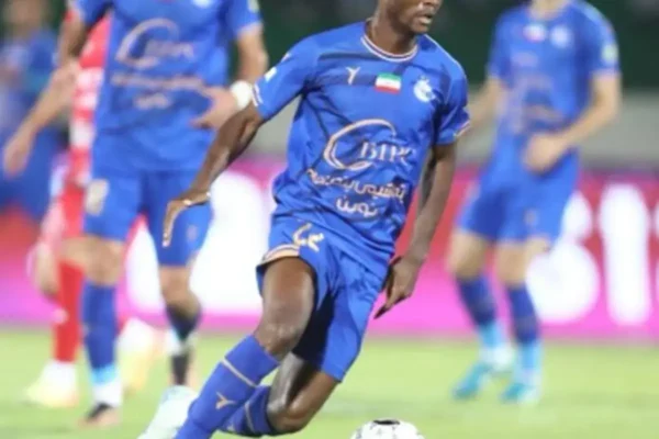 حاشیه‌ها و پیچیدگی‌های قراردادی عجیب ستاره استقلالی!