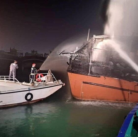 حمله وحشیانه ‌آمریکایی ـ صهیونی به اسکله تجاری بندرلنگه؛ 16 لنج سوخت