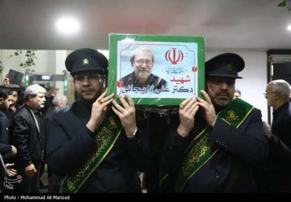 دختر شهید علی لاریجانی: پدرم از اتحاد بین مردم بسیار خوشحال بودند