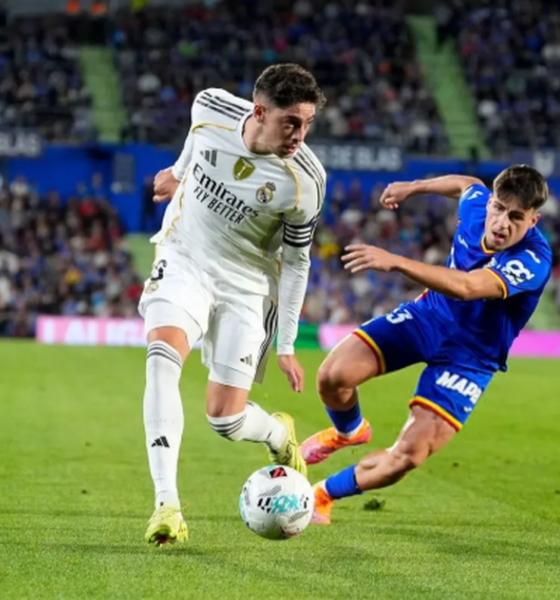 رئال مادرید سایه به سایه بارسلونا در صدر لالیگا