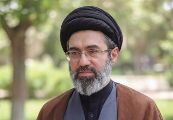 روایت یک استاد حوزه از اخلاص و گمنامی آیتالله سید مجتبی خامنهای روایت یک استاد حوزه از اخلاص و گمنامی آیتالله سید مجتبی خامنهای