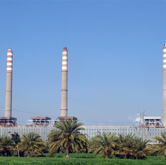 زنجیره انسانی دانشجویان و مردم خوزستان در اطراف نیروگاه رامین اهواز