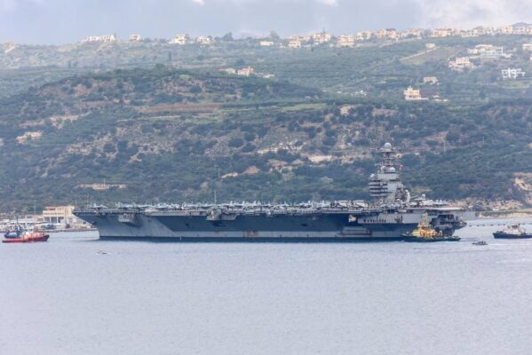 ناو هواپیمابر آمریکا وارد بندر یونان شد/ ماجرا چیست؟