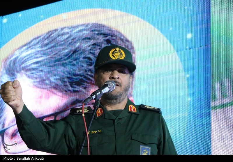 نفس دشمن در میدان نبرد بریده شد/حضور مردم در میدان قوت قلب رزمنده‌هاست