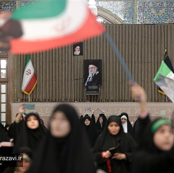 نمایش شکوه یک ماه ایستادگی و حماسه در حرم رضوی