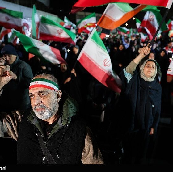 وداع باشکوه مردم دیار علویان با شهدای ناوشکن دنا