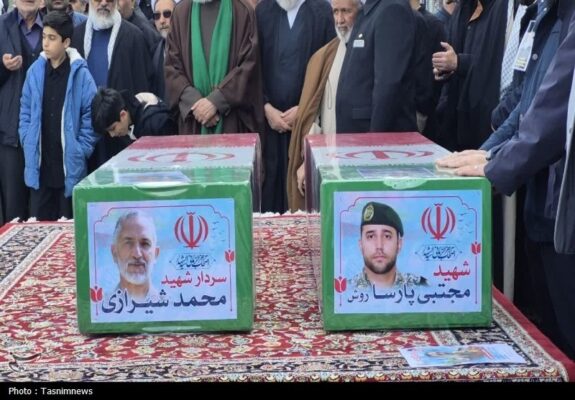 پیکر سرلشکر شهید محمد شیرازی در حرم مطهر رضوی آرام گرفت+تصاویر