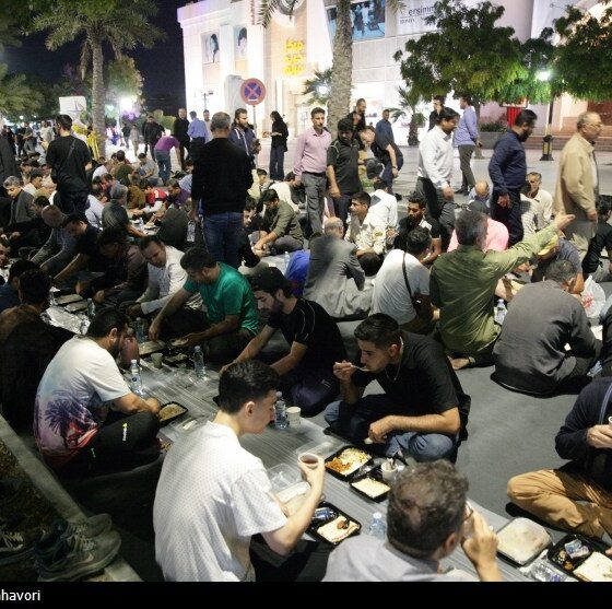 گردهمایی بزرگ مؤمنانه در شب پایانی ماه مهمانی خدا