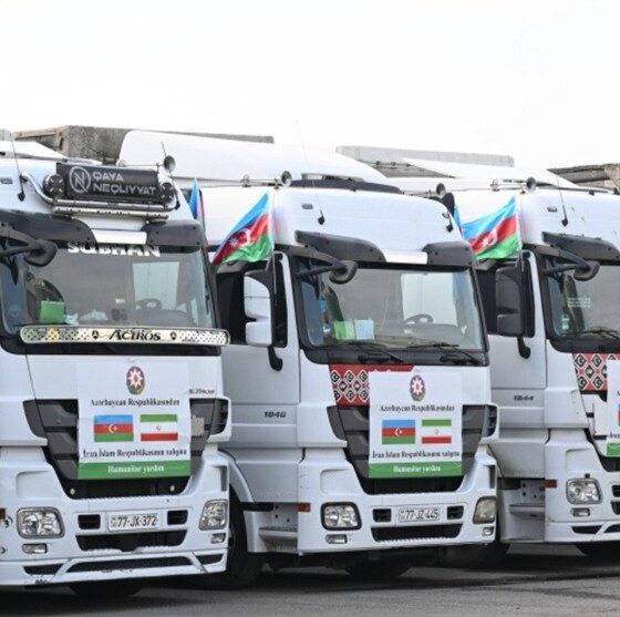 10 تریلی حامل 200 تن کمک آذربایجان وارد ایران شد