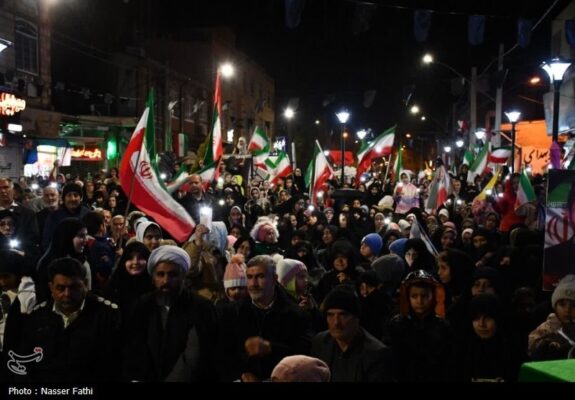 52شب حضور مردم کردستان در میدان؛ روایت همبستگی زنده در کف خیابان+تصویر