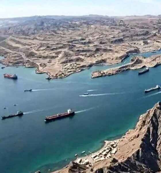 آخرین وضعیت محاصره دریایی و کشتیرانی در تنگه هرمز/ بلومبرگ گزارش کرد