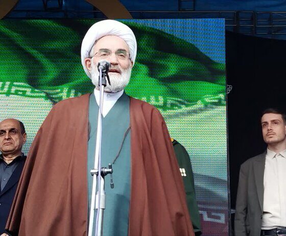 آیت الله فلاحتی: بانوان جان‌فدا فرشتگان دفاع از ارزش‌های الهی هستند