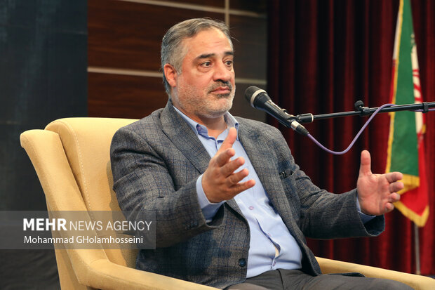 ابوالقاسمی: تداوم حضور مردم معادلات دشمن را بهم ریخته است