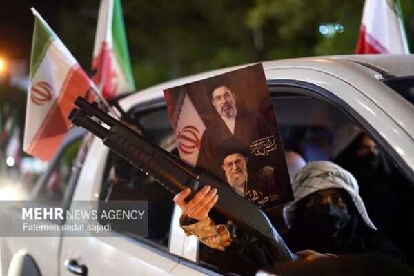 اجتماع مردم ولایتمدار مهدیشهر در شب‌های اقتدار