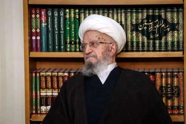 استفتا از مکارم‌شیرازی درباره تشرف به حج امسال با توجه به شرایط جنگی