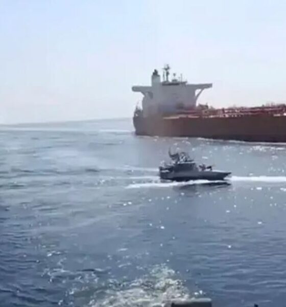 افتخار کردن ترامپ به پیروزی ناوشکن آمریکایی دربرابر کشتی تجاری ایرانی/ ادعایی عجیب درمورد درگیری در تنگه هرمز