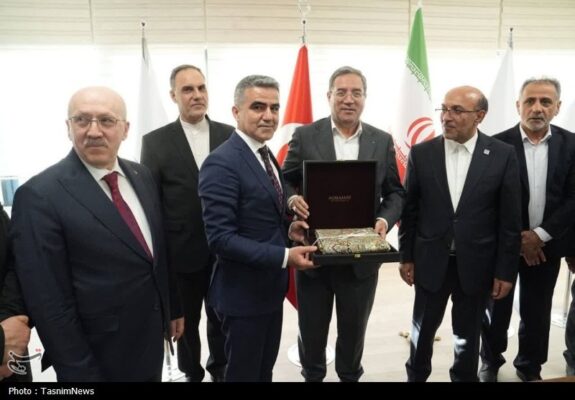 افزایش پذیرش روزانه کامیون‌های ترانزیتی بین ایران و ترکیه