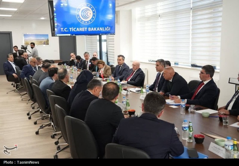 افزایش پذیرش روزانه کامیون‌های ترانزیتی بین ایران و ترکیه