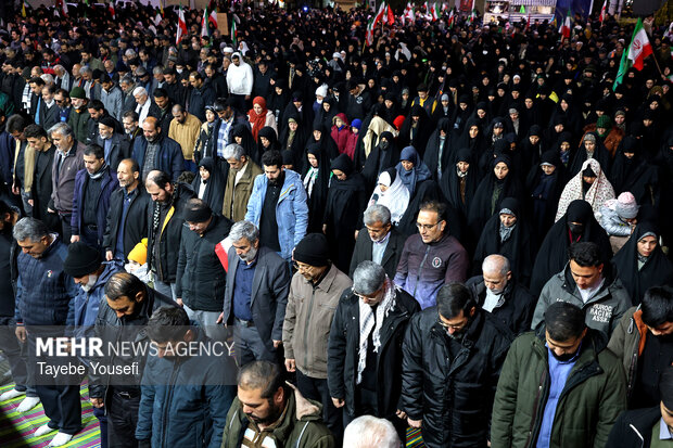 اقامه نماز استغاثه در شهر زنجان