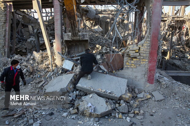 انفجار منزل مسکونی در شهمیرزاد؛ یک مصدوم از زیر آوار نجات داده شد