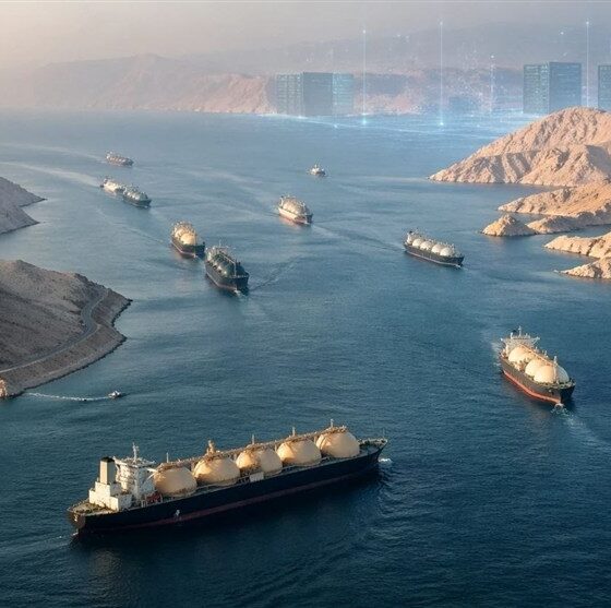 اینجا خلیج همیشه فارس است؛ تنگه استراتژیک هرمز اذن دخول می‌طلبد