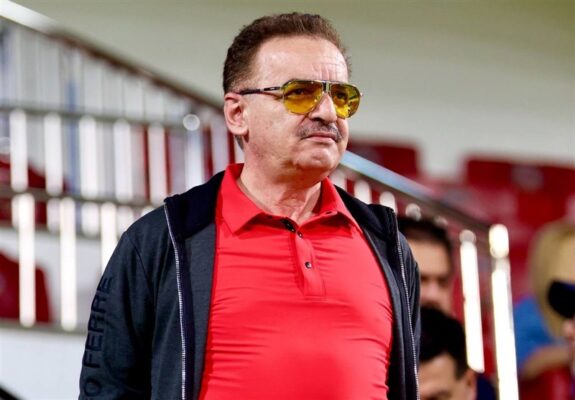 بازیکنان تراکتور به عنوان سربازان وطن مقابل شباب الاهلی بازی کنند