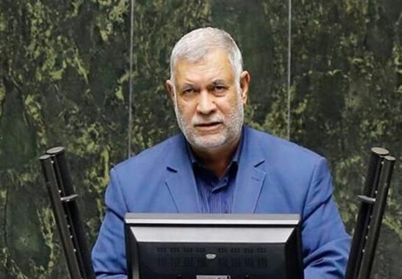 بانک مرکزی و وزارت اقتصاد بر عملکرد بانک‌ها در وام اشتغال نظارت کنند