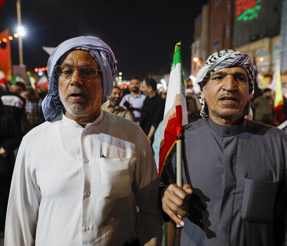 تجمع مردم خرمشهر زیر باران در دفاع از امنیت