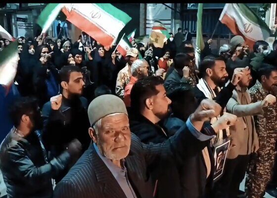 تجمع مردم مارگون در شب پنجاه و هفتم