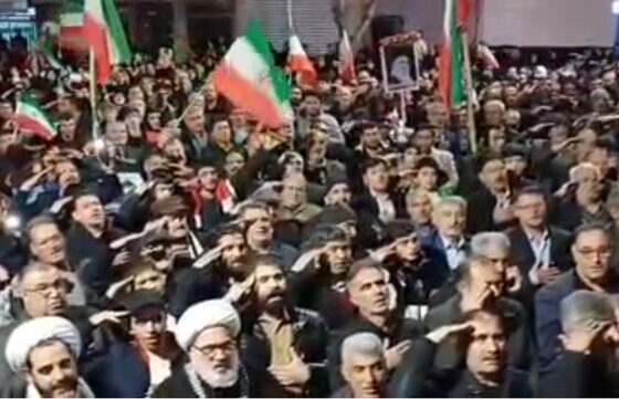 تداوم اجتماع شبانه مردم میاندوآب در خیابان