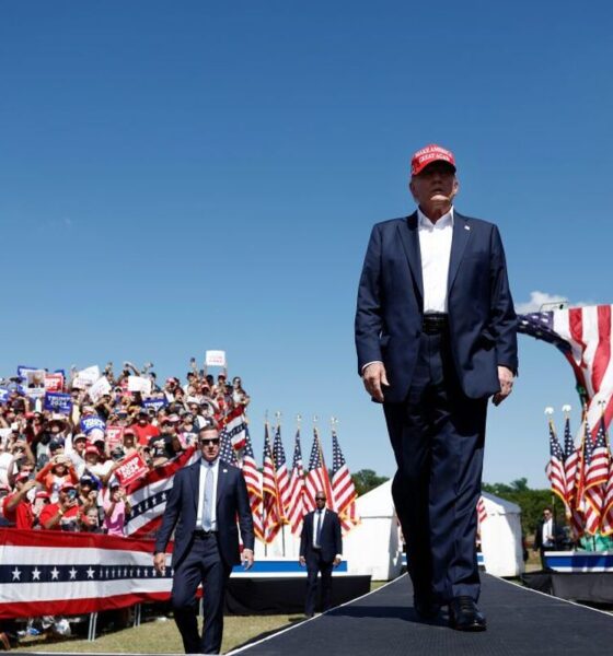 ترامپ : تنگهٔ هرمز تحت محاصره و کنترل کامل آمریکاست /یک احمق درباره من می‌نویسد که «ساده لوح» از آب درآمده‌ام