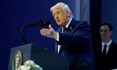 ترامپ: نیروی نظامی آمریکا آماده ورود به ایران است/ ایران در تلاش برای جابه‌جایی موشک‌های خود است