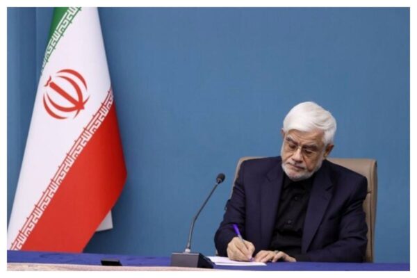 تصمیم نهایی ایران درباره تنگه هرمز / عارف: امنیت تنگه دیگر رایگان نیست