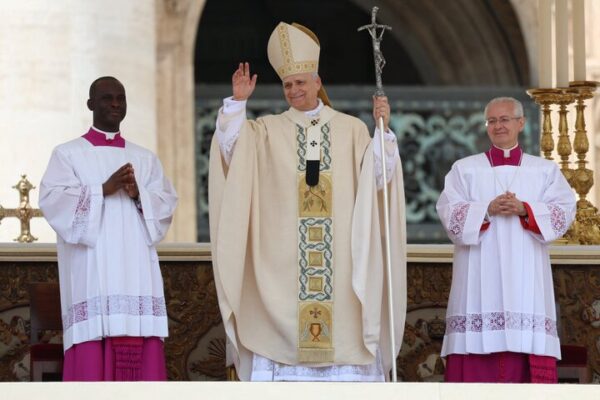 تلاش«پاپ» برای توجه جهان به آرمان‌ مسیحیت عدالتخواه/ دود سفید برای صلح