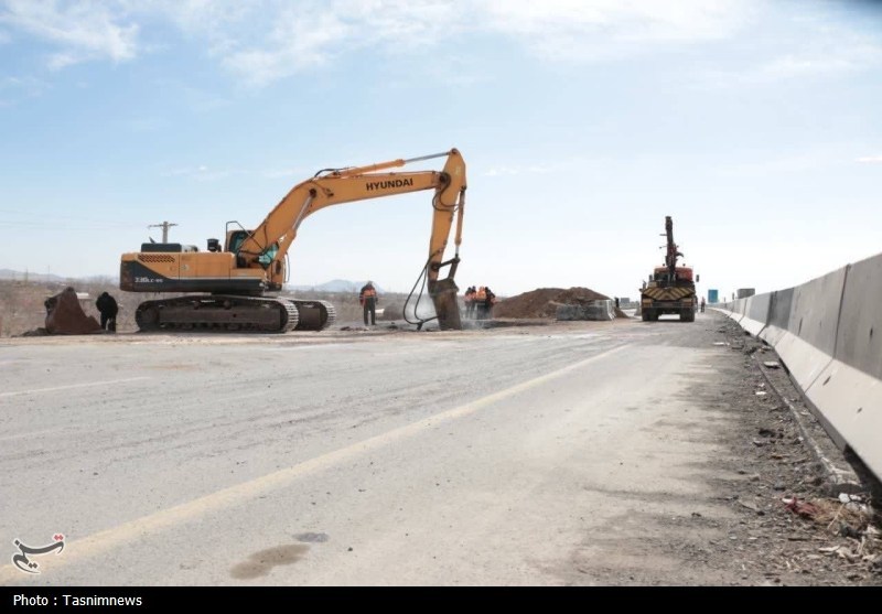 خسارت سنگین حمله آمریکایی ـ صهیونی به آزادراه کرمانشاه ـ بیستون ـ حمیل