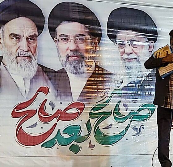 خلیلی: دل رزمندگان پای لانچرها به حضور مردم گرم است