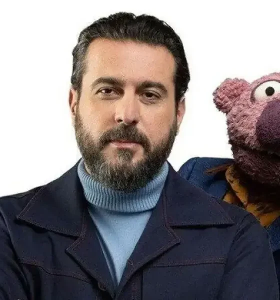 دلنوشته دردناک جناب‌خان برای عروسکش در آوار‌های جنگ+ عکس