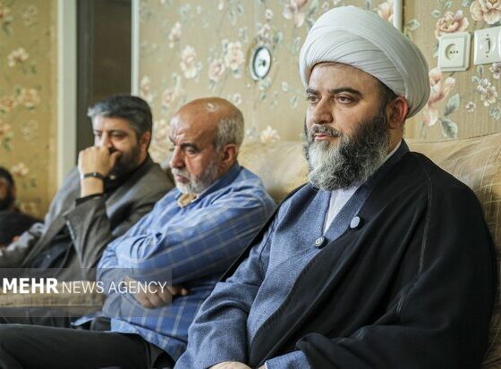 دیدار رئیس سازمان تبلیغات اسلامی با خانواده شهید احسان جنگروی