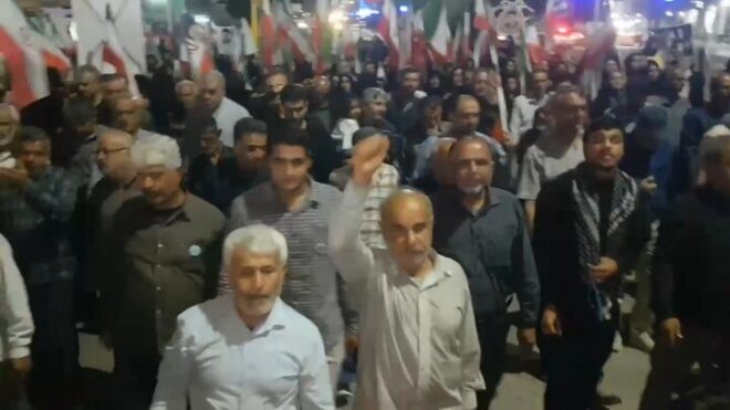 راهپیمایی شبانه مردم آبپخش