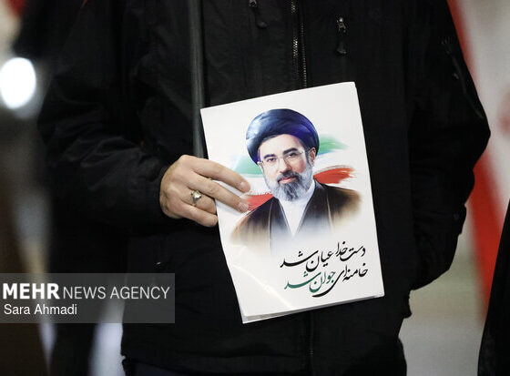 رهبر انقلاب چراغ راه ماست؛ مشهدی‌ها از ایستادگی و وفاداری می‌گویند