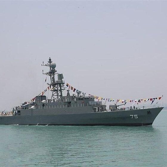 روایتی از حمله ناجوانمردانه آمریکا به ناو دنا در اقیانوس هند‌