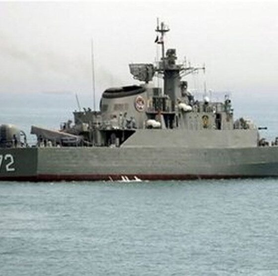 روایتی دردناک از حمله آمریکا به ناوشکن دنا در اقیانوس هند