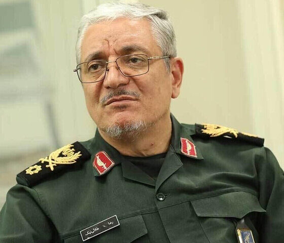 سخنگوی وزارت دفاع: باید در همه میادین باقدرت دشمن را به تسلیم برسانیم