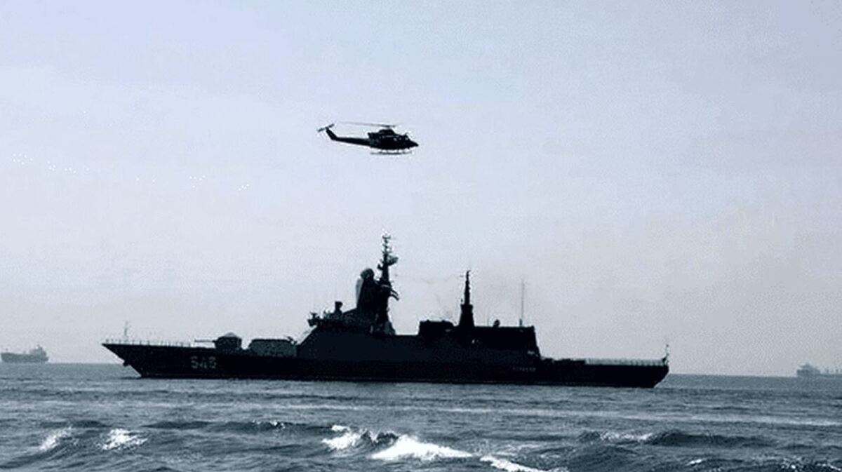 شکست محاصره دریایی آمریکا/ عبور نفتکش غول‌پیکر ایران از تنگه هرمز