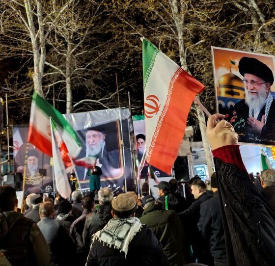 شکوه حضور پرشور ساوجی ها در حمایت از رهبر معظم انقلاب و نیروهای مسلح