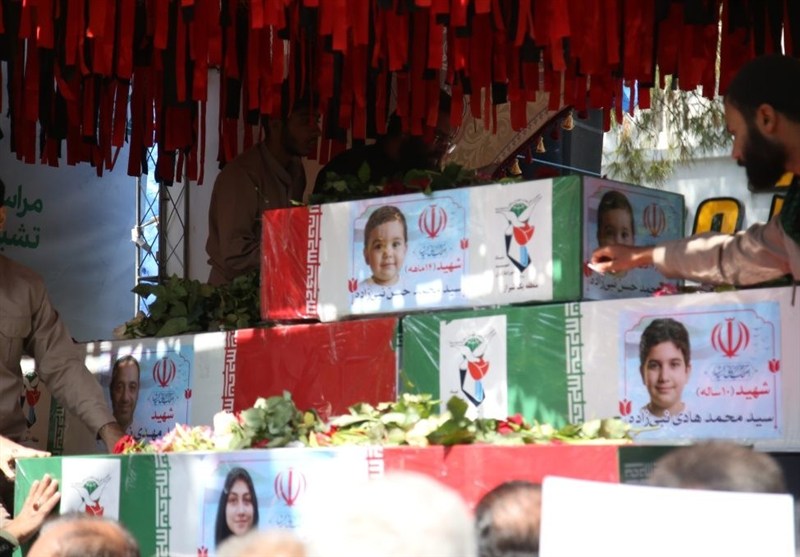 شیراز در سوگ یک خانواده شهید 5 نفره/ وداعی که شهر را به گریه نشاند